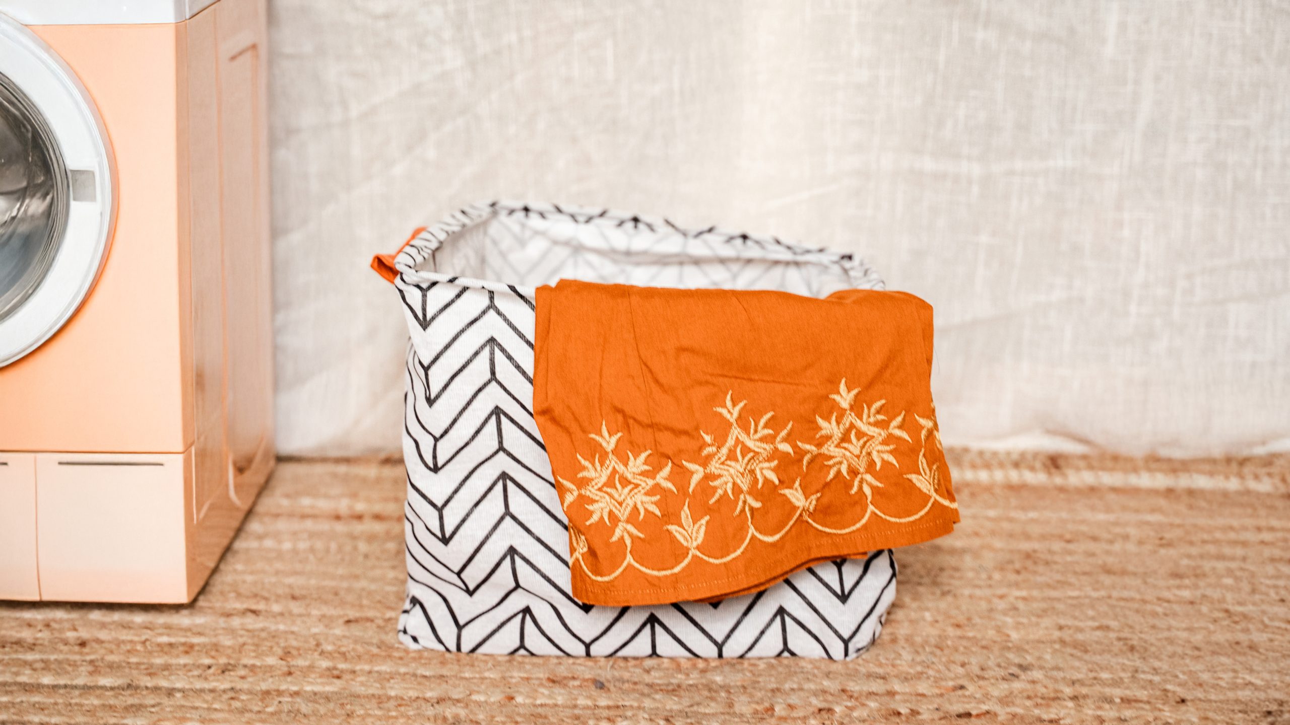 Cube folding laundry basket