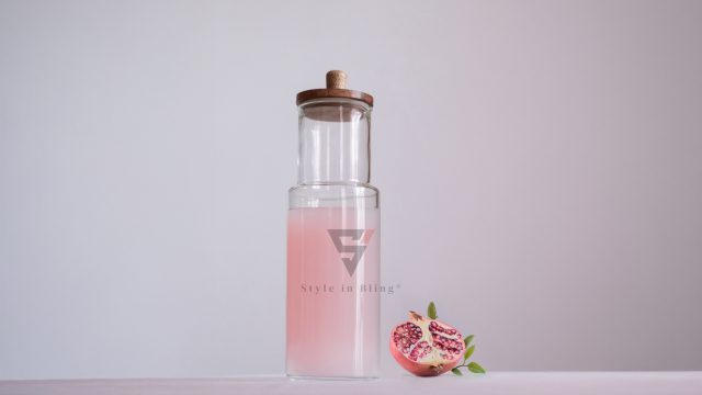 GLASS CARAFE WITH WOODEN LID